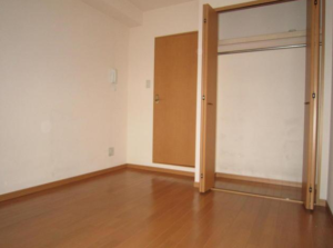 Ｊレジデンス中野403　居間クローゼット収納部分