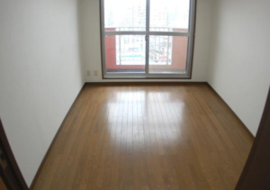 ヴェルビュ新中野1004　居間バルコニー窓