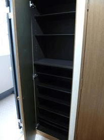 高円寺南4丁目女性専用賃貸マンション 玄関靴収納部分