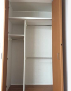 ボヌール高円寺402　居間クローゼット収納部分
