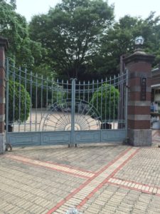 東高円寺　蚕糸の森公園正面
