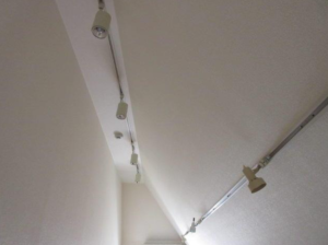 ビーンズ新中野　306　下がり天照明