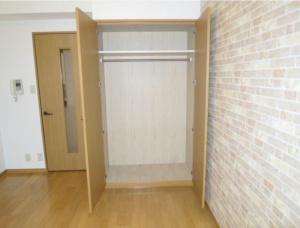 グランヴァン荻窪　402　居間備え付けクローゼット収納オープン