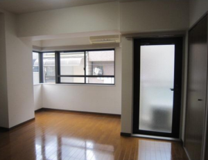 アルカディア中野Ⅲ 205 居間バルコニー出入り口と窓