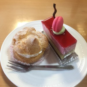 高円寺スィーツトリアノンケーキとシュークリーム 高円寺スィーツトリアノンケーキとシュークリーム