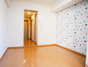 クロスロード荻窪 2階　居間から見た玄関と室内廊下