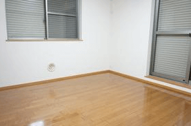 フェアコート鷺宮206 居間窓とフローリング