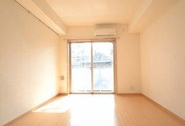 フェリーチェ高円寺205 居間バルコニー窓とエアコン