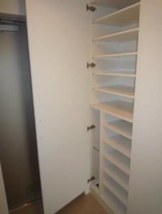 ガーデン荻窪201 玄関収納部分