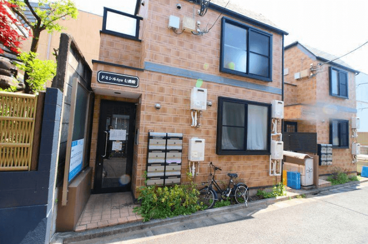 ドミシルAYA六番館202 建物外観