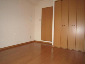 Jレジデンス中野403 居間クローゼットと室内ドア